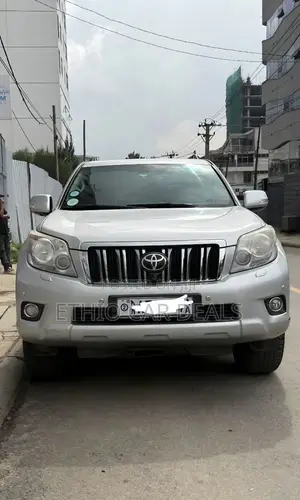 Toyota Land Cruiser Prado 2012 Silver