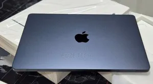 New Laptop Apple MacBook Air 2022 M2 8GB Apple M2 SSD 256GB
