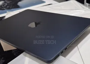New Laptop Apple MacBook Air 2022 M2 8GB Apple M2 SSD 256GB
