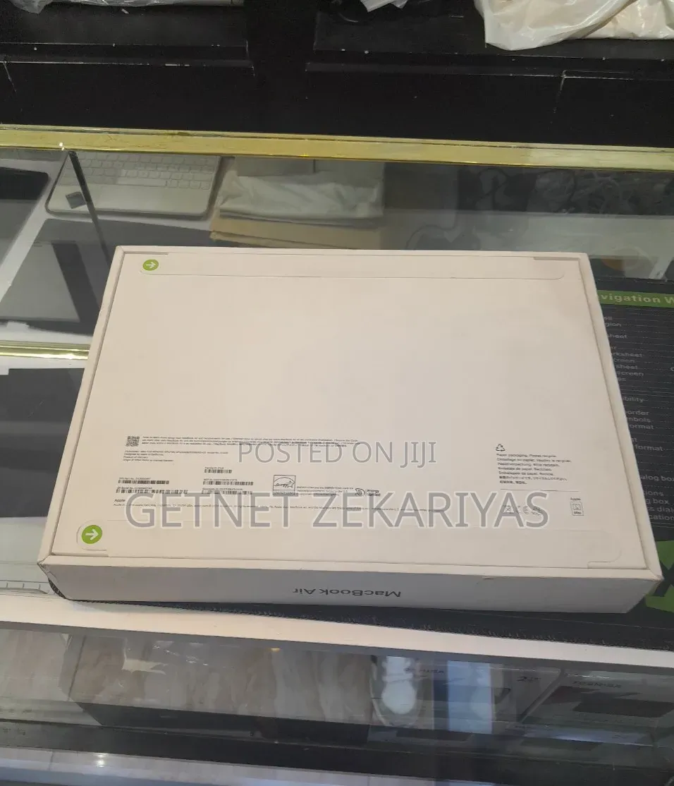 New Laptop Apple MacBook Air 16GB Apple M4 SSD 1T