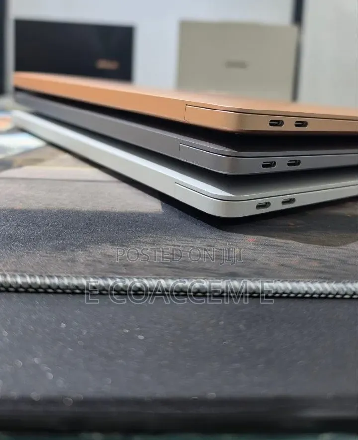 New Laptop Apple MacBook 8GB Apple M1 SSD 256GB