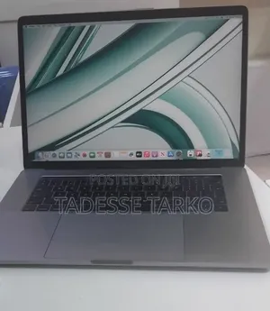 New Laptop Apple MacBook Pro 2017 16GB Intel Core i7 SSD 512GB
