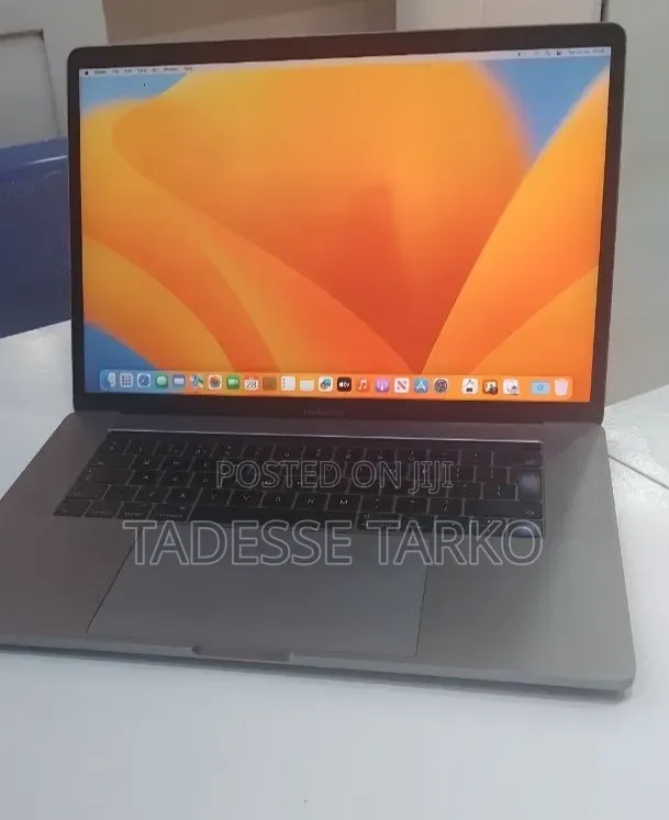 New Laptop Apple MacBook Pro 2017 16GB Intel Core i7 SSD 512GB