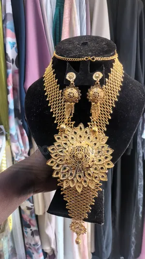የአንገት ሀብል እና የጆሮ ጌጥ 
ዋጋ 4500ብር
