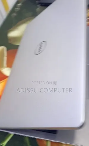 New Laptop Dell XPS 15 8GB Intel Core i5 SSD 1T