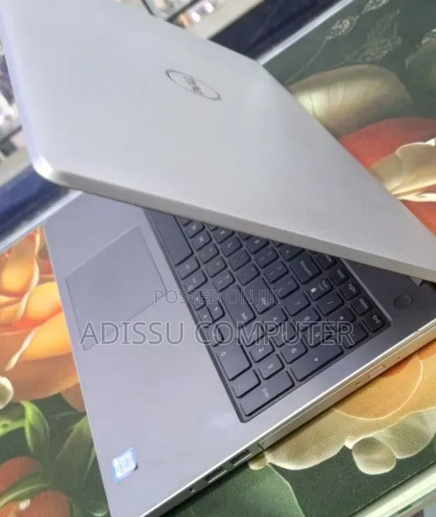 New Laptop Dell XPS 15 8GB Intel Core i5 SSD 1T