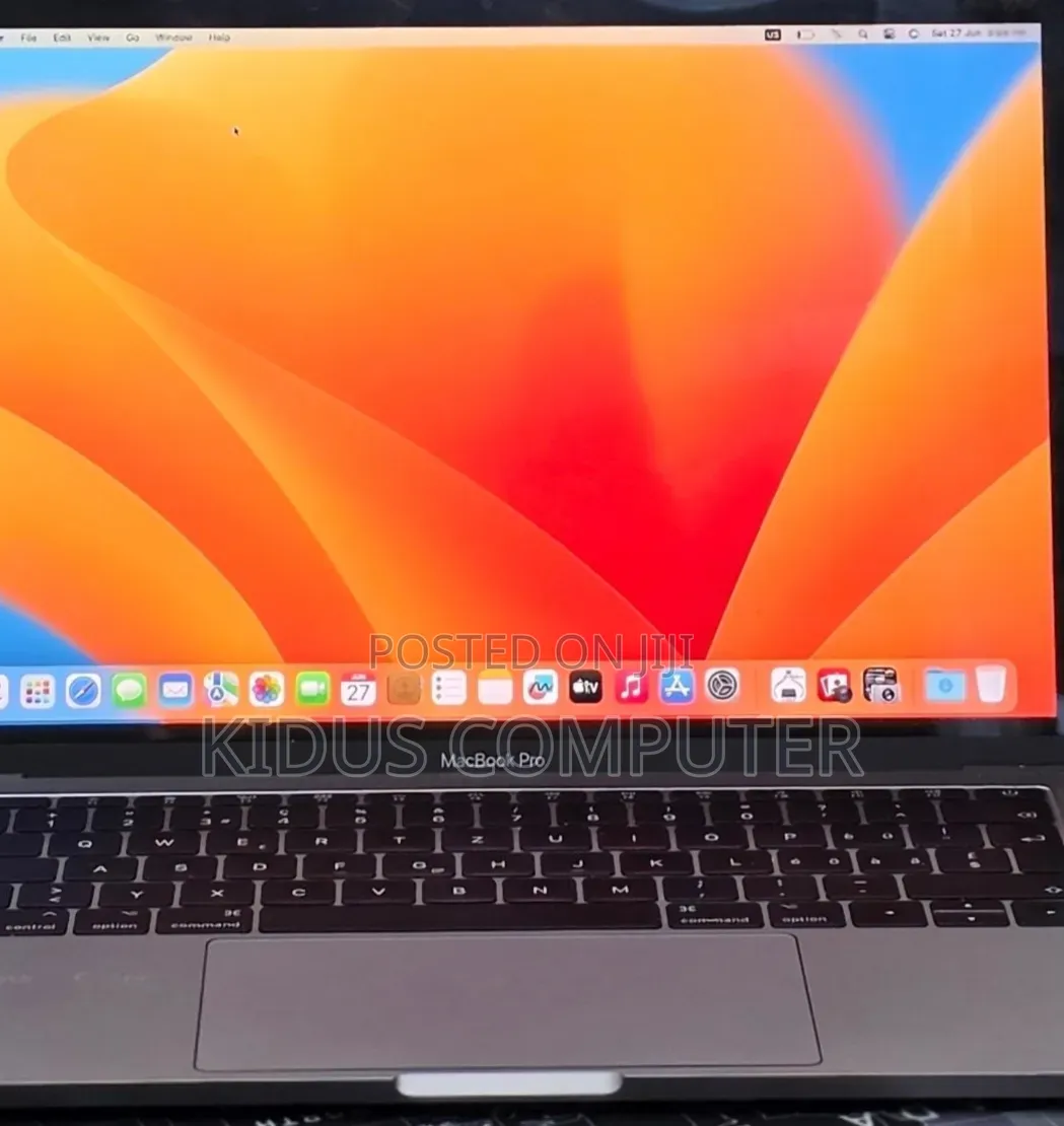 New Laptop Apple MacBook Pro 2017 16GB Intel Core i5 SSD 512GB