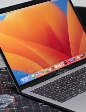 New Laptop Apple MacBook Pro 2017 16GB Intel Core i5 SSD 512GB