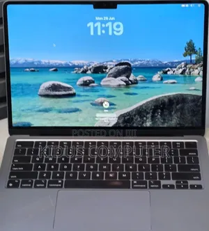 New Laptop Apple MacBook Air 2023 M2 8GB Apple M2 SSD 256GB