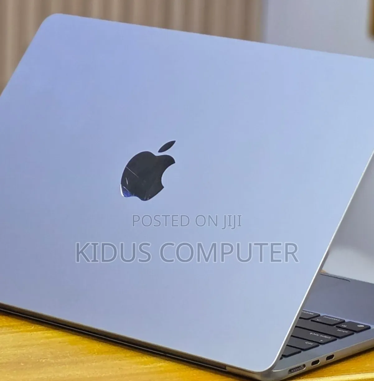 New Laptop Apple MacBook Air 2023 M2 8GB Apple M2 SSD 256GB