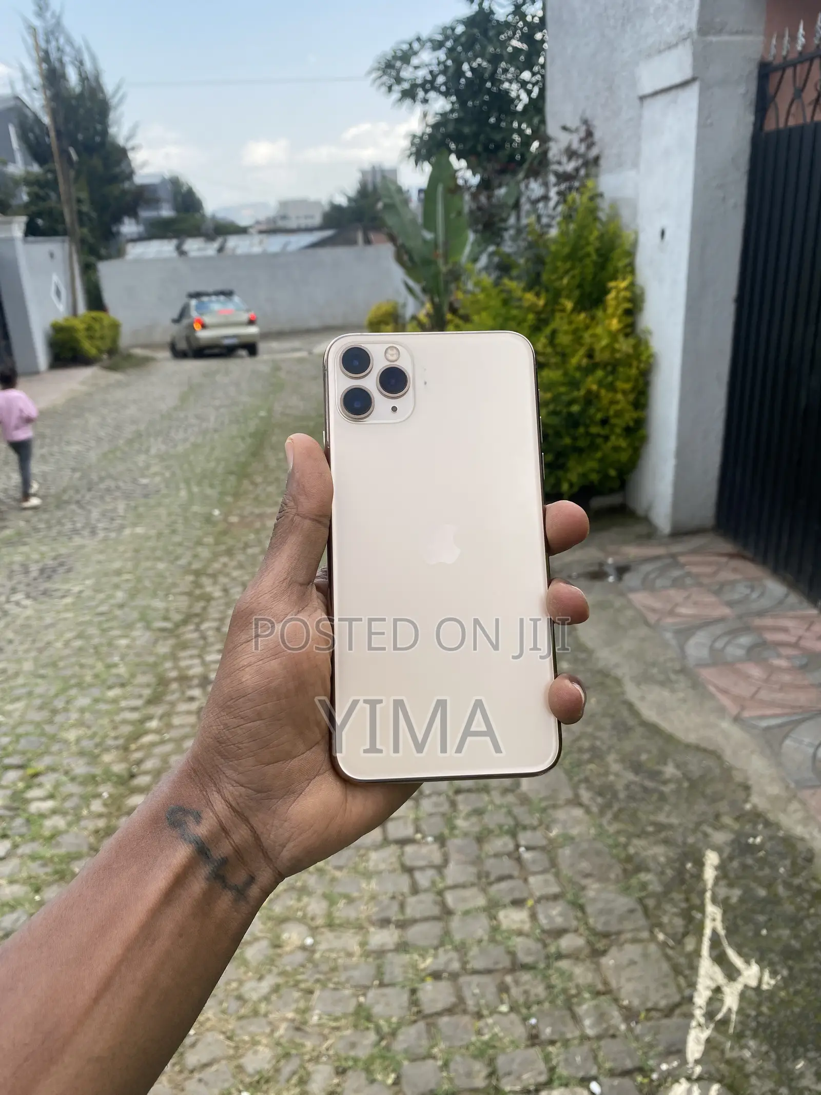 New Apple iPhone 11 Pro Max 256 GB Gold
