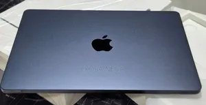 New Laptop Apple MacBook Air 2022 M2 8GB Apple M2 SSD 256GB