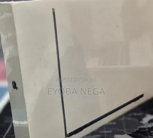 New Laptop Apple MacBook Air 2022 M2 8GB Apple M2 SSD 256GB