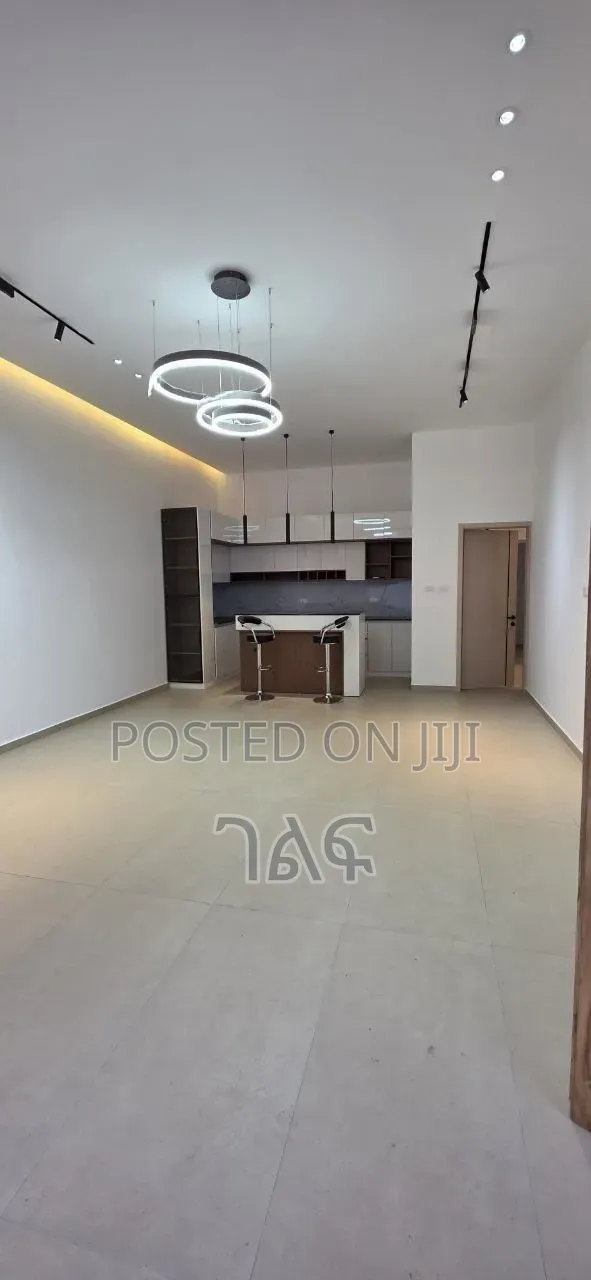 3bdrm Villa in በአስቸኳይ የሚሸጥ ዘመናዊ ቪላ, Bole for sale