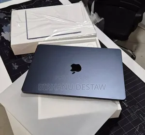 New Laptop Apple MacBook Air 2022 M2 8GB Apple M2 SSD 256GB