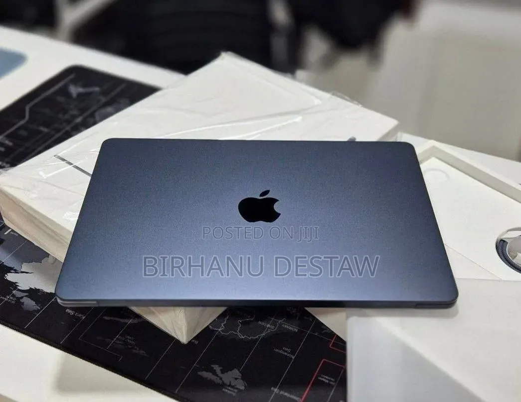 New Laptop Apple MacBook Air 2022 M2 8GB Apple M2 SSD 256GB