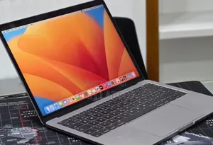 New Laptop Apple MacBook Pro 2017 16GB Intel Core i5 SSD 512GB