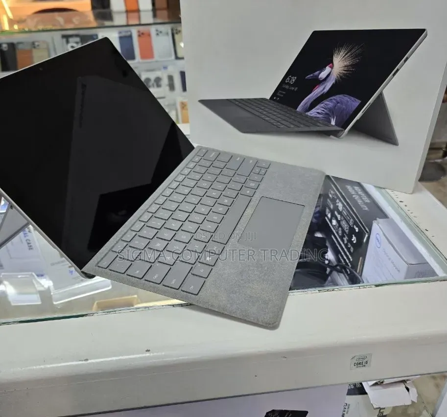New Laptop Microsoft Surface 8GB Intel Core i5 SSD 128GB