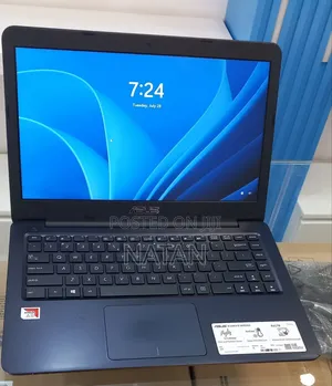 New Laptop Asus A555LA 8GB AMD A8 SSD 256GB