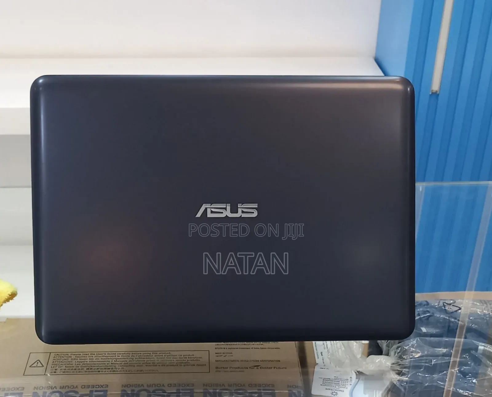 New Laptop Asus A555LA 8GB AMD A8 SSD 256GB