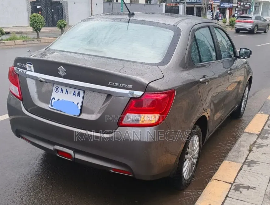 Suzuki Dzire 2023 Silver