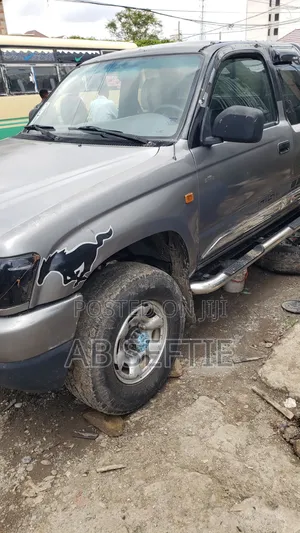 Toyota Hilux 2004 Silver