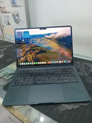 New Laptop Apple MacBook Air 2022 M2 16GB Apple M2 SSD 512GB