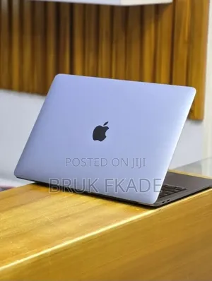 New Laptop Apple MacBook Air 2020 M1 16GB Apple M1 SSD 256GB