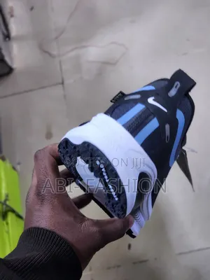Nike Vomero 18 GTX Features a White Gore-Tex Black