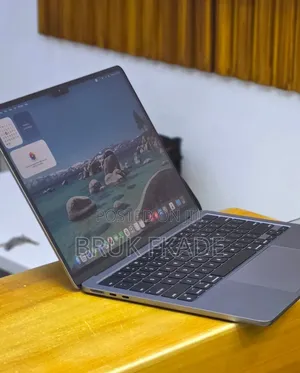 New Laptop Apple MacBook Air 2022 M2 8GB Apple M2 SSD 256GB