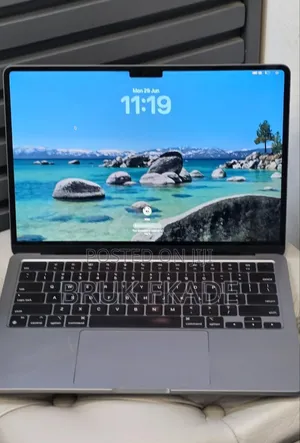 New Laptop Apple MacBook Air 2022 M2 8GB Apple M2 SSD 256GB