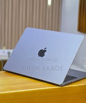 New Laptop Apple MacBook Air 2022 M2 8GB Apple M2 SSD 256GB