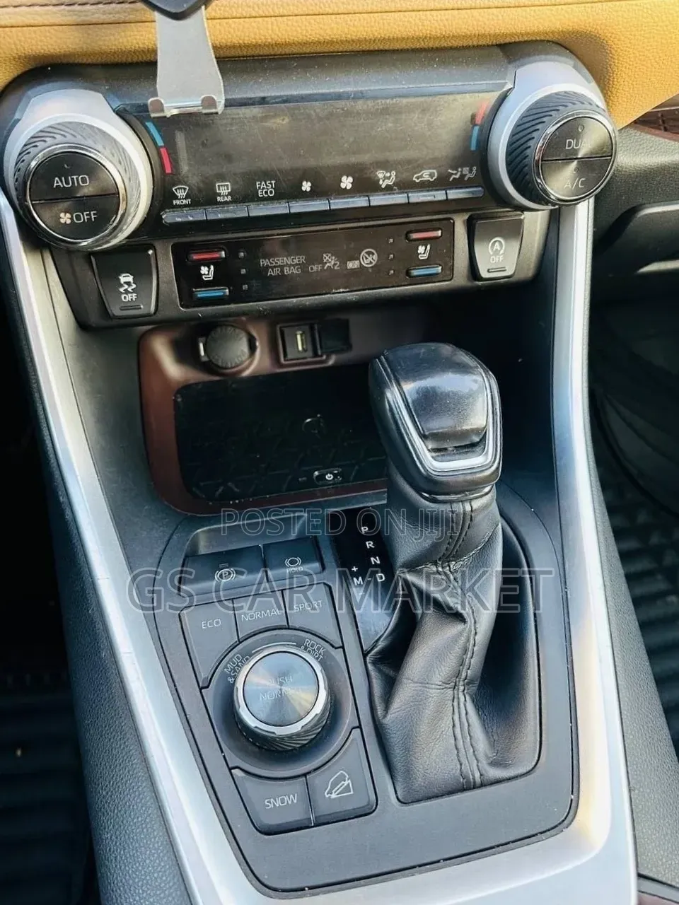 Toyota RAV4 LE FWD 2020 Gray