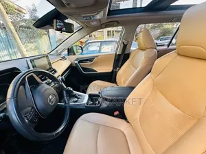 Toyota RAV4 LE FWD 2020 Gray