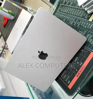 New Laptop Apple MacBook 16GB Apple M5 SSD 512GB