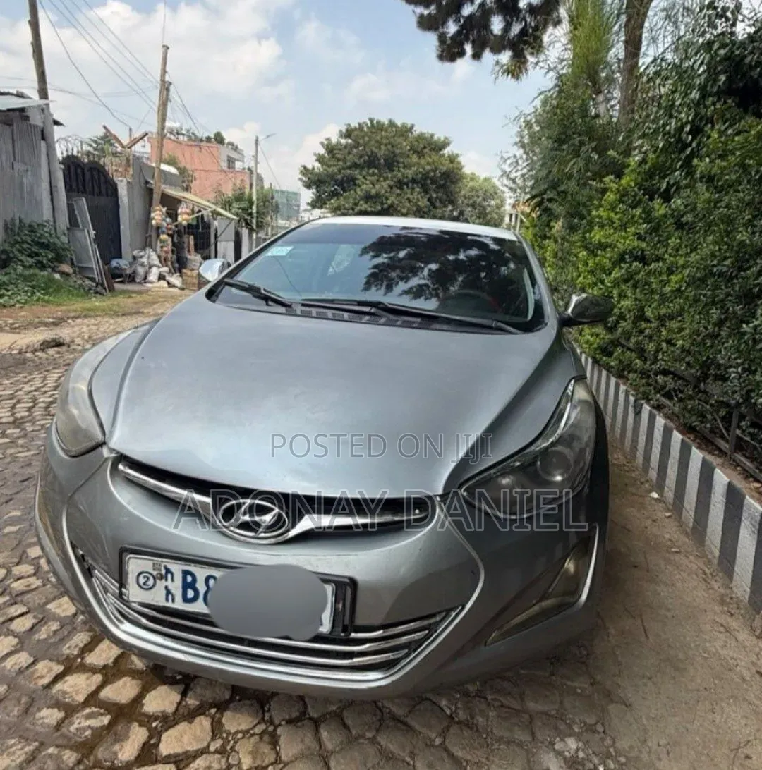 Hyundai Avante 2013 Silver