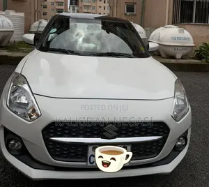 Suzuki Swift 2022 White