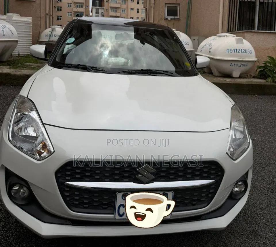 Suzuki Swift 2022 White