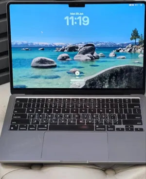 New Laptop Apple MacBook Air 2022 M2 8GB Apple M2 SSD 256GB