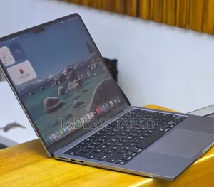 New Laptop Apple MacBook Air 2022 M2 8GB Apple M2 SSD 256GB