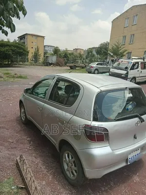 Toyota Vitz 2001 Silver