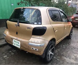 Toyota Vitz 1.0 FWD 5dr 2004 Gold