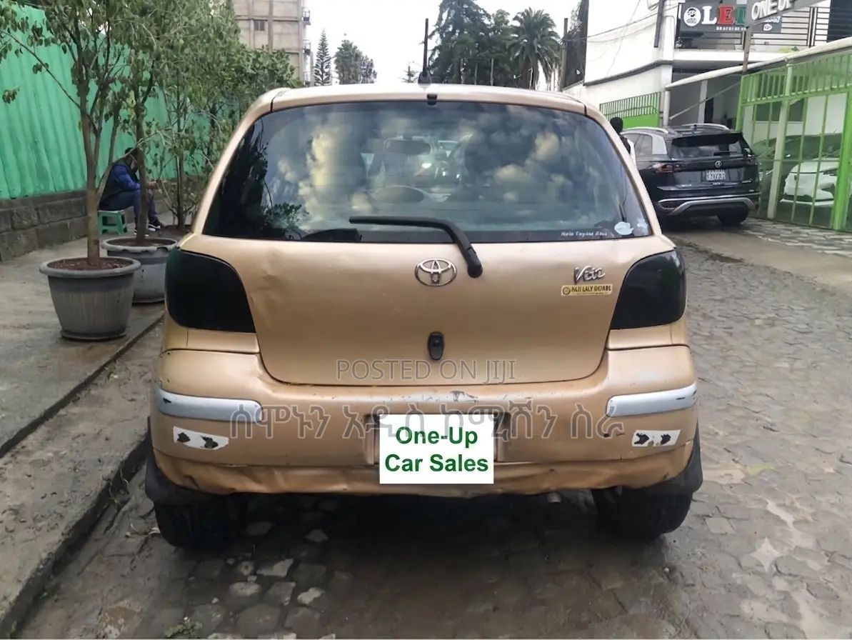 Toyota Vitz 1.0 FWD 5dr 2004 Gold
