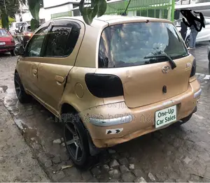 Toyota Vitz 1.0 FWD 5dr 2004 Gold