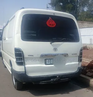 Toyota HiAce 2010 White