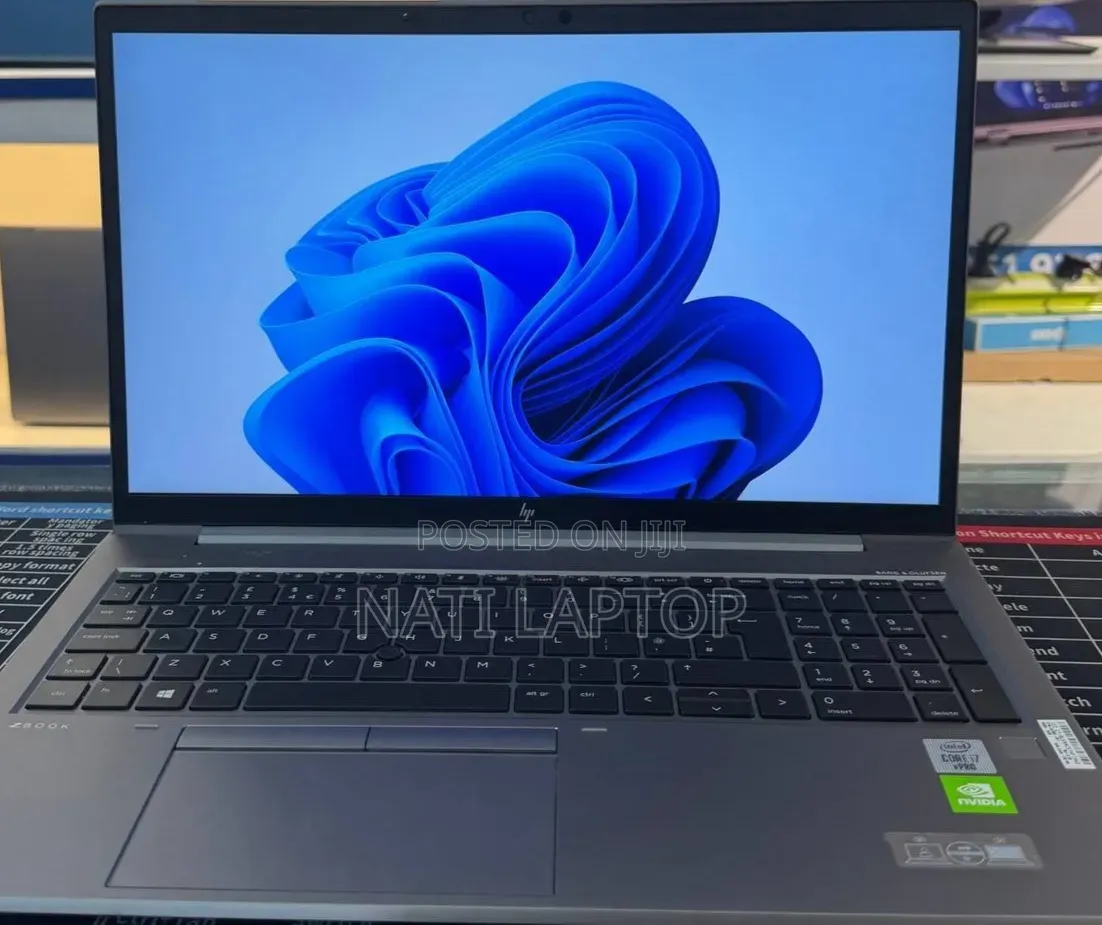 New Laptop HP ZBook Firefly 14 G7 16GB Intel Core i7 SSD 512GB