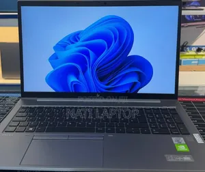 New Laptop HP ZBook Firefly 14 G7 16GB Intel Core i7 SSD 512GB