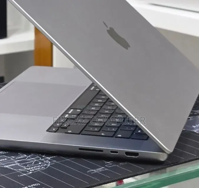 New Laptop Apple MacBook Pro 2021 M1 Max 64GB Apple M1 Max SSD 1T
