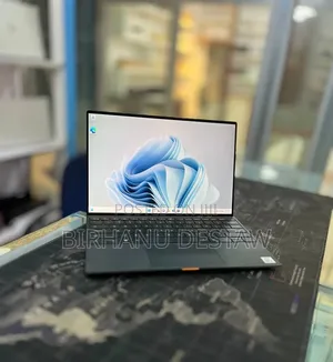 New Laptop Dell XPS 13 8GB Intel Core i7 SSD 512GB