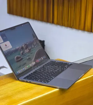 New Laptop Apple MacBook Air 2022 M2 8GB Apple M2 SSD 256GB